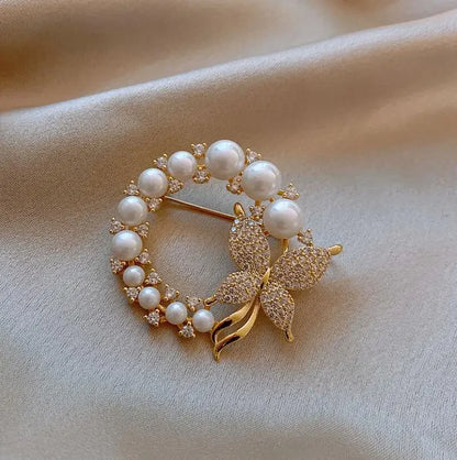 Fashion Pearl and Rhinestone Brooches for Women Baroque Trendy Butterfly Pins Clothes Accessories Wedding Gifts