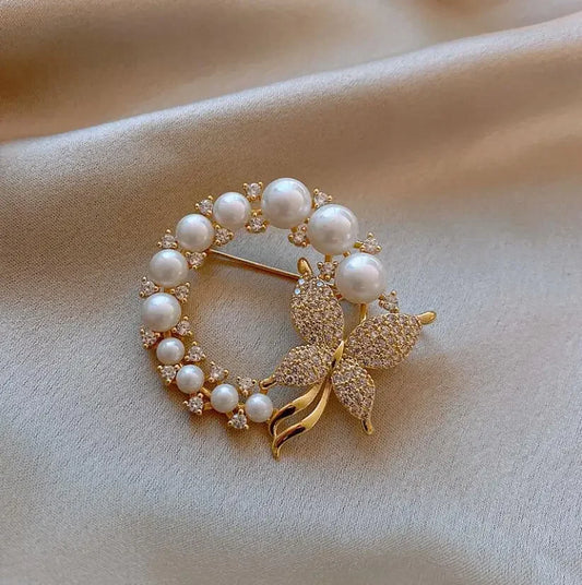 Fashion Pearl and Rhinestone Brooches for Women Baroque Trendy Butterfly Pins Clothes Accessories Wedding Gifts